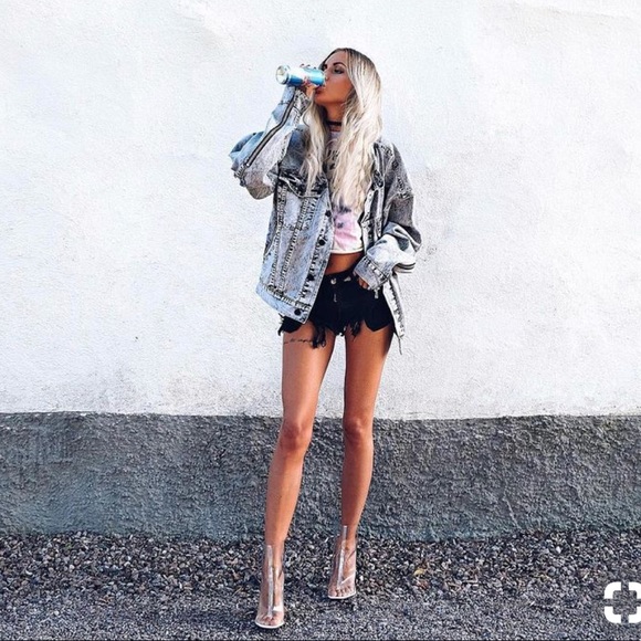 Women’s Washed Gray Oversized Jean Jacket - Picture 2 of 6